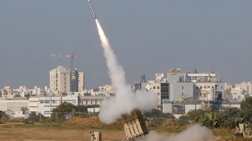 هجوم همزمان نیروهای اسرائیلی به مسجد الاقصی و حمله هوایی به غزه