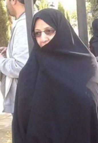خواهر خامنه‌ای میگوید برادرم صدای مردم را نمی‌شنود