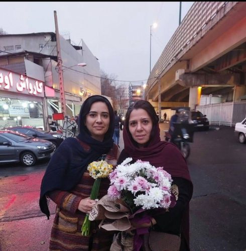 دو خواهر روزنامه‌نگار راهی زندان اوین شدند